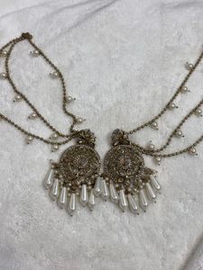 Exquisite Pearl and Gold-Toned Jewellery Set