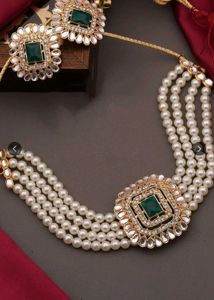 Stunning Pearl & Emerald Choker Necklace Set
