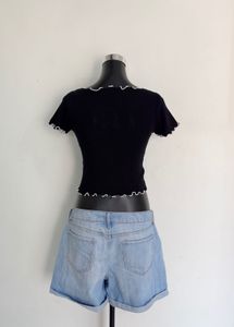 Cute Black Lettuce Trim Crop Top
