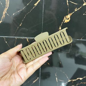 Oversized Hair claw clip