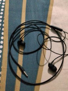 Black Wired Earphones