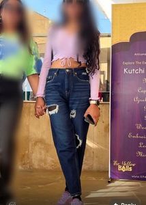 Distressed High Waist Jeans