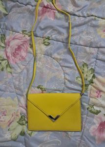 👜 Vintage leather Yellow Envelope sling Bag