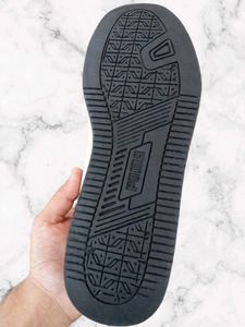PUMA Black SNEAKERS 👟