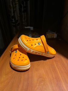 Crocs Classic Sandal: Sunny Yellow