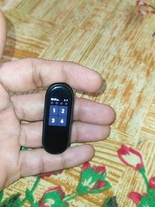Offer ✨✨ Xiaomi Mi Band 4