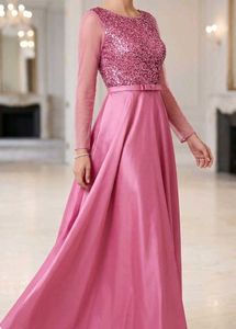 Elegant Pink Sequin & Satin Gown🫰💕