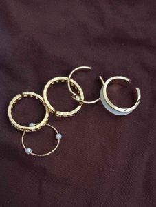 Set of 5 Fashionable Gold-Tone Rings