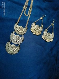 Heavy earrings & long necklace set