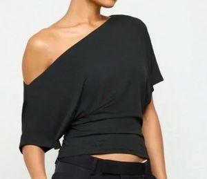 Chic One-Shoulder Black Top