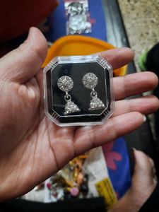 Beautiful Silver Diamond Studded Earring