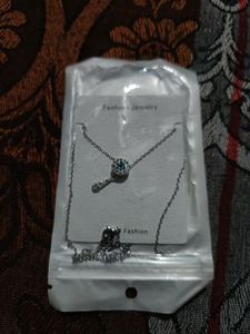 Fashionable Blue Stone Pendant Necklace