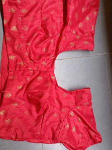 Greenred Pattu Silk Sari With Golden Zari Print