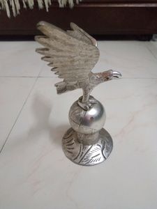 Vintage 80' Eagle 🦅Standing On Earth 🌍