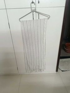 red and white stole