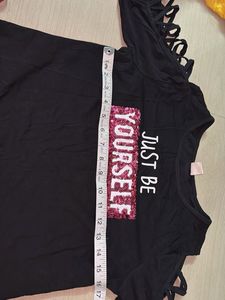 Black T-Shirt "Just Be Yourself"