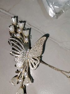 Stunning Butterfly &amp; Flower Brooch