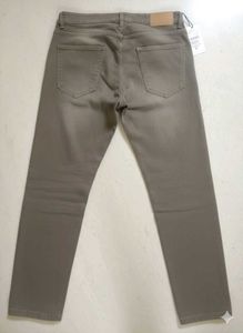 MAERZA Distressed Gray Jeans