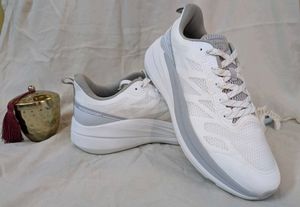 Men's White &amp; Grey Sneakers Size 9 🌟