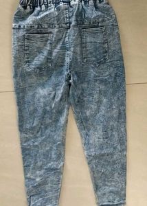 Girls' Acid Wash Jeans with Heart Applique