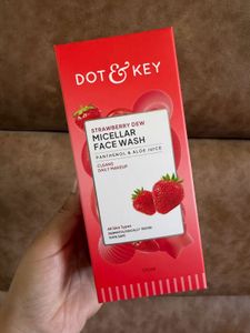Dot & Key Strawberry Dew Micellar Face Wash