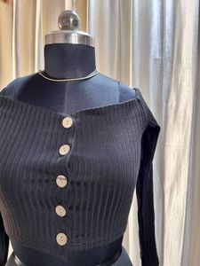 Ribbed Off-Shoulder Button-Up Cropped Top