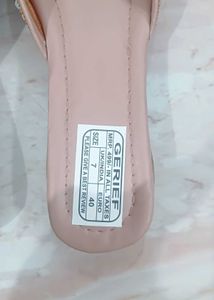 New Embroidered Flat Sandals