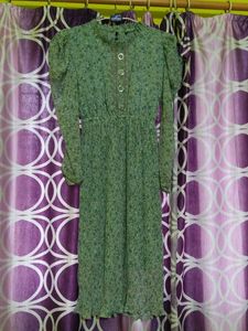 women green dress 👗