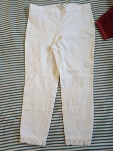 Chic White Cropped Pants