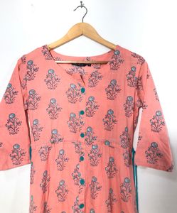 Glam Roots Peach Floral Printed Kurtas(Women’s)