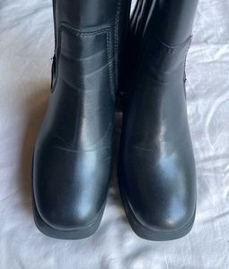 Block heel Chelsea boots