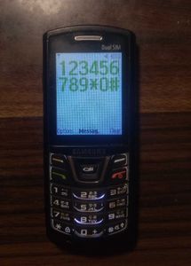 Vintage Samsung java phone