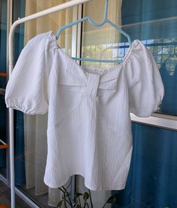 White puff sleeve smoked top | Korean style