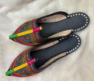 Embroidered Peacock Juttis