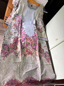 Beautiful Floral Print Kurta Set