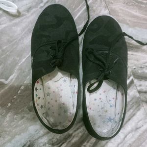 Stylish Black Camouflage Sneakers