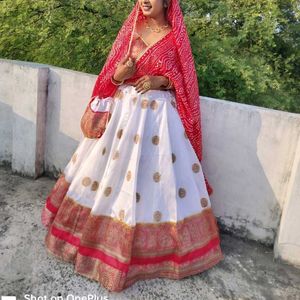 Elegant White &amp; Red Lehenga Choli Set