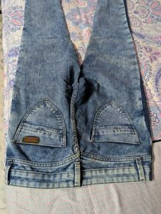 Stylish Washed Blue Jeans - Mast And Harbour