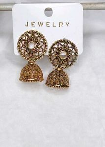Earring set: 4 Stylish Pairs