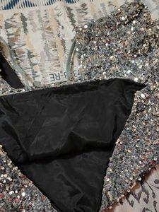 Sparkling Sequin Blouse with puffed sleeves