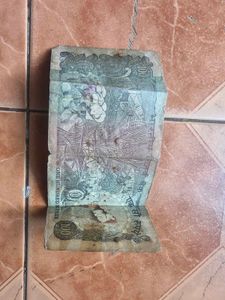 100 rs very old note rare