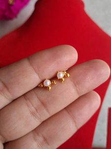 Beautiful New Pearl Earrings