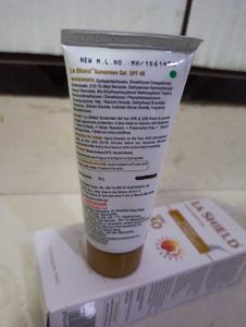 LA SHIELD Sunscreen Gel SPF 40
