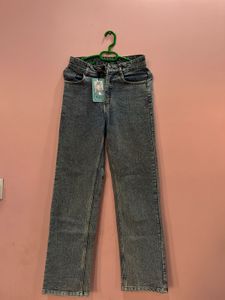 Light Wash Straight Leg Jeans