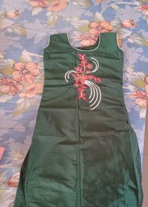 Elegant Green Embroidered Kurta