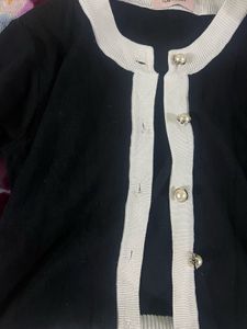 Chic Black &amp; White Cardigan