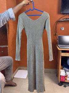 Ribbed Knit V-Neck Midi Dress