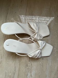 Chic White Bow Flat Sandals 36