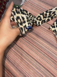 Leopard design top high neck