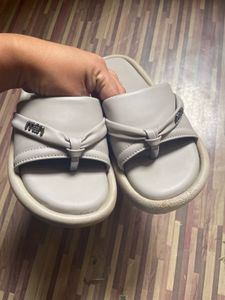 Stylish Women's Light Grey Sandals